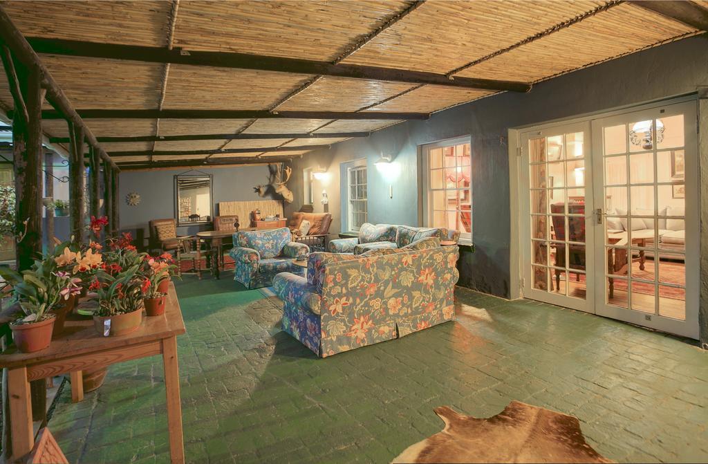Outeniqua Travel Lodge George Exterior foto